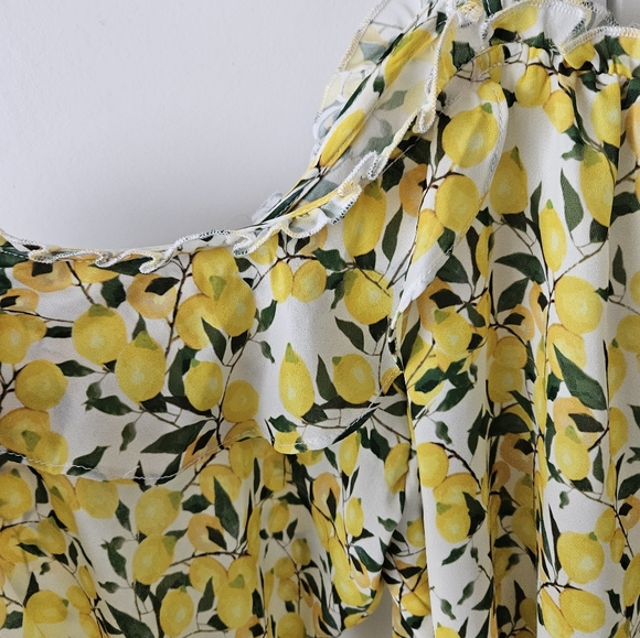 Cold shoulder lemon print blouse.  Flat friendly! - Picture 5 of 9